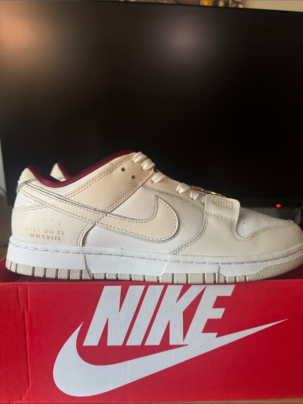 Nike Dunk Low SE
Just Do It White Phantom (Women's)